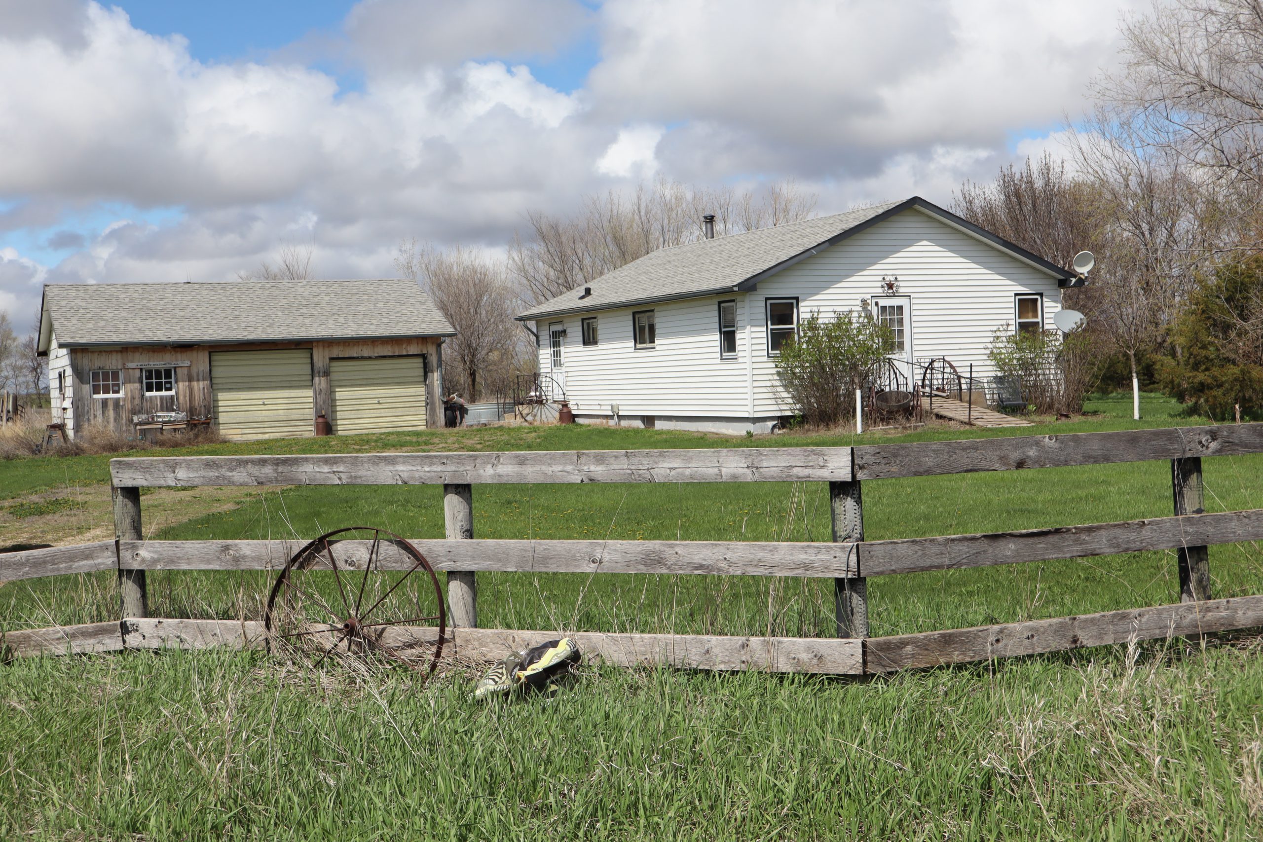 May 30th 3pm Live Auction. 17.99 Acre Kingsbury County Acreage with House, Barns & Trees. FORD Classic Cars, Pickups, Tractors, Western items & more!
